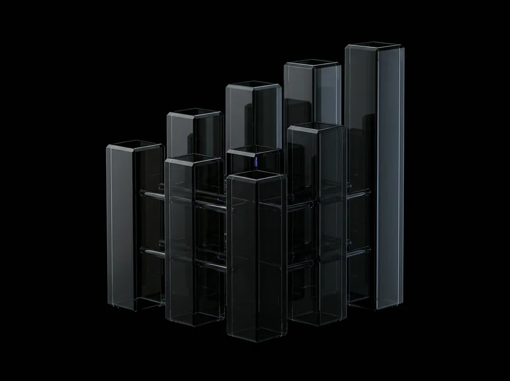 Glass pillars in a lattice